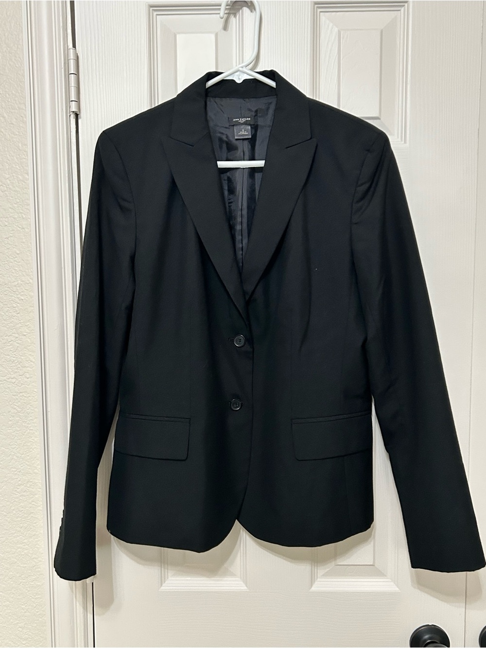 Ann Taylor Black Women's Two-Button Blazer size 12